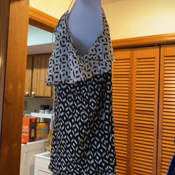 Top - Picture 2 of 4